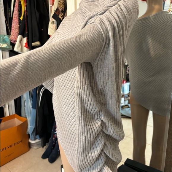 St John Gray Ribbed Asymmetrical Pullover Soft Wool Sweater Size Large - Picture 8 of 13